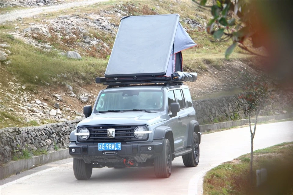 Aluminium Triangle Hard Shell Rooftop Tent manufacturers